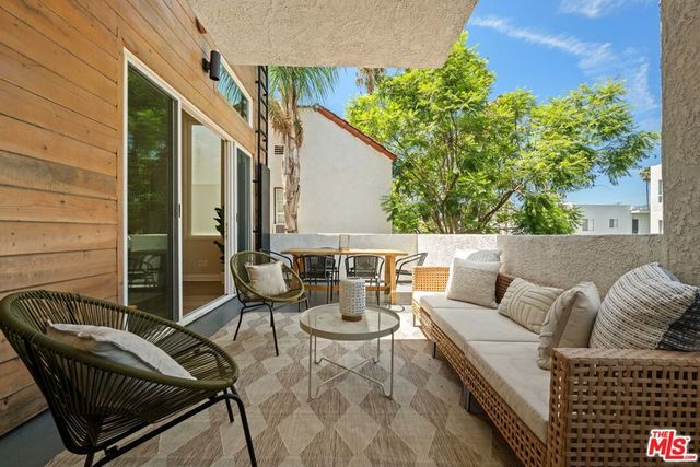 5922 Barton Avenue, Los Angeles, CA 90038