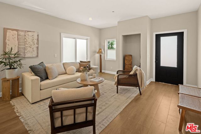 5922 Barton Avenue, Los Angeles, CA 90038