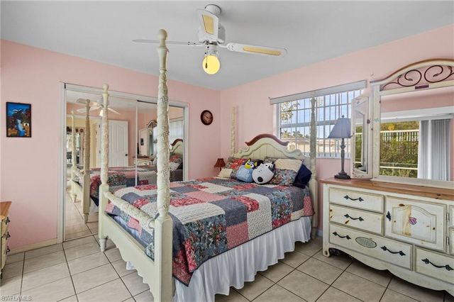 1814 SW 18th TER, Cape Coral, FL 33991