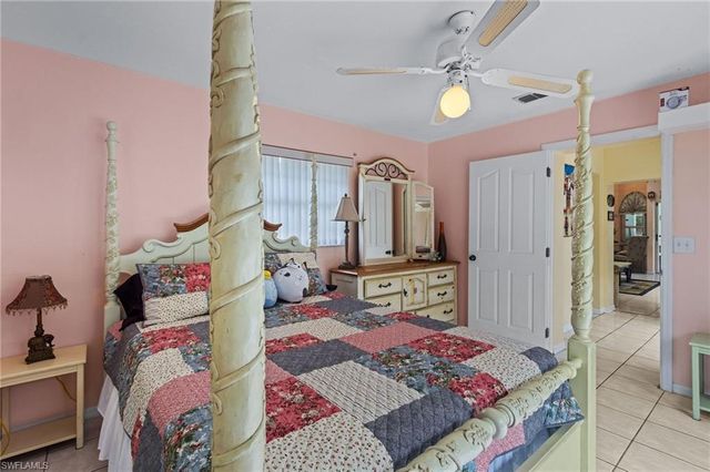 1814 SW 18th TER, Cape Coral, FL 33991