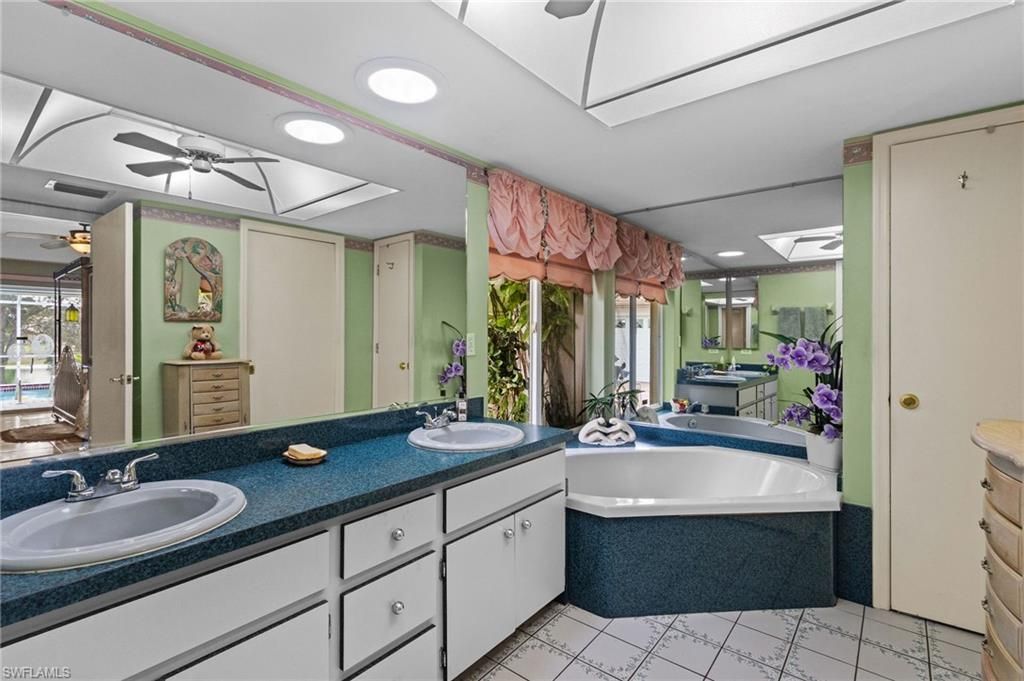 Image 14 of property listing at 1814 SW 18th TER, Cape Coral, FL 33991