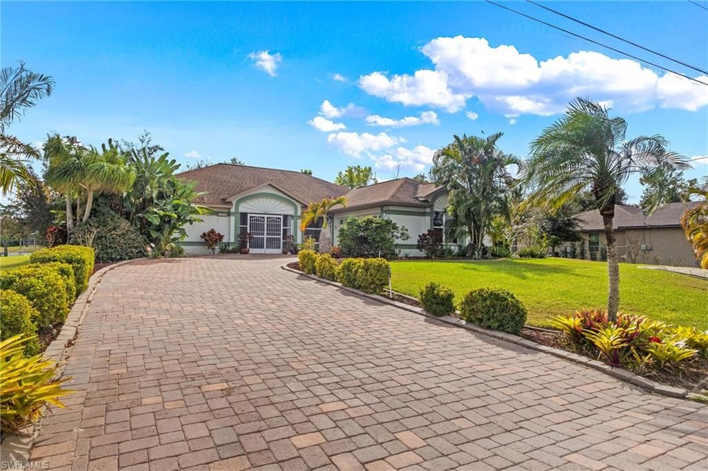 Image 2 of property listing at 1814 SW 18th TER, Cape Coral, FL 33991