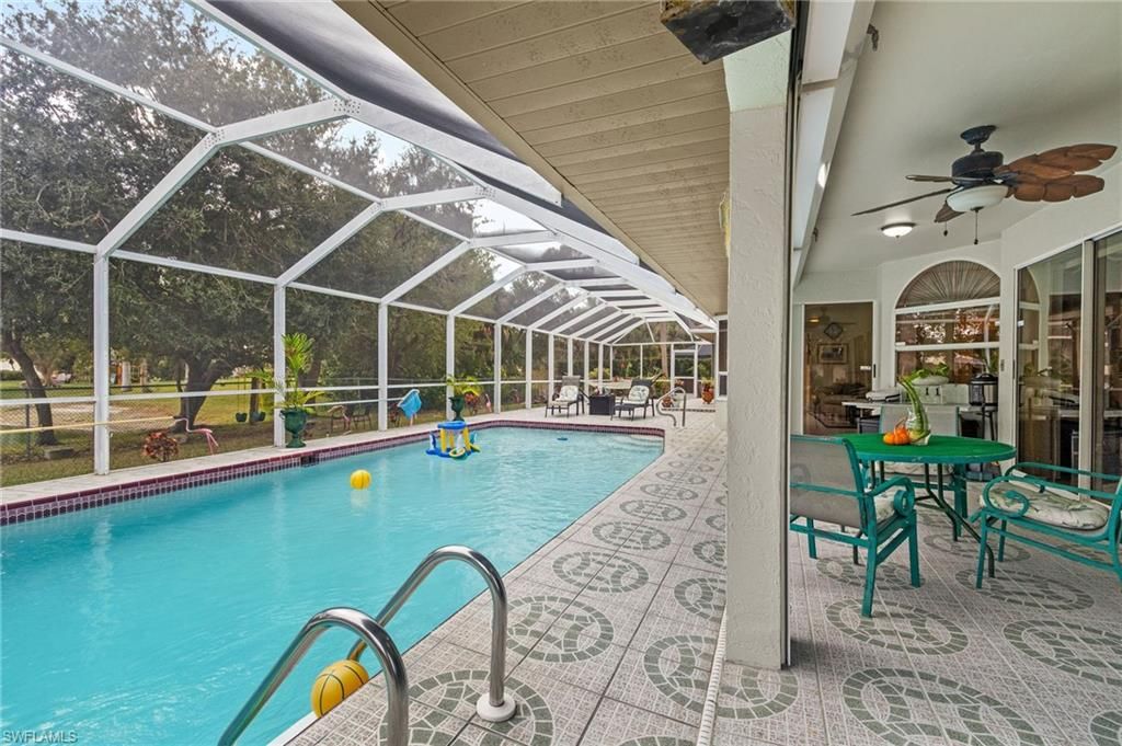 Image 3 of property listing at 1814 SW 18th TER, Cape Coral, FL 33991