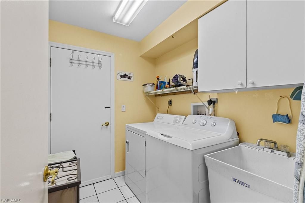Image 32 of property listing at 1814 SW 18th TER, Cape Coral, FL 33991