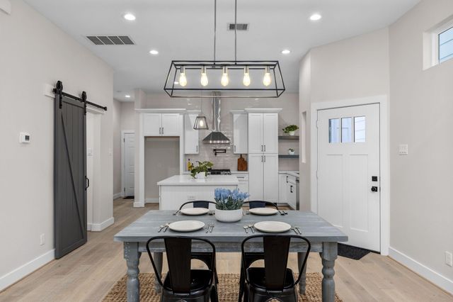 209 E 43rd Street, Houston, TX 77018
