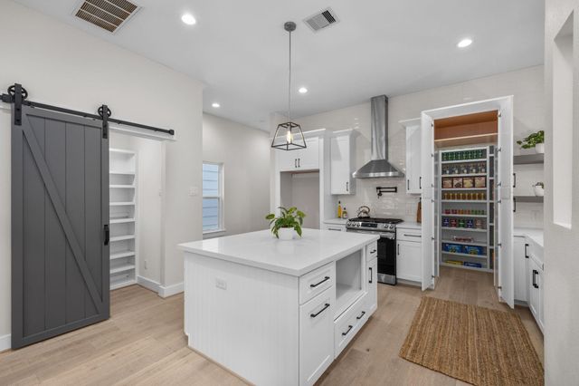 209 E 43rd Street, Houston, TX 77018