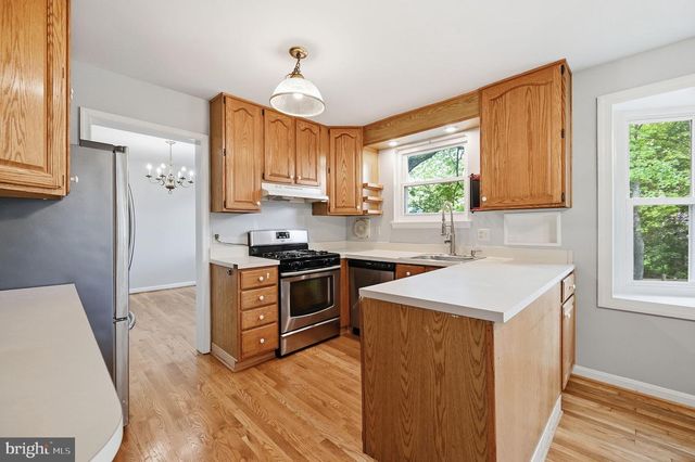 8608 PARLIAMENT DR, Springfield, VA 22151