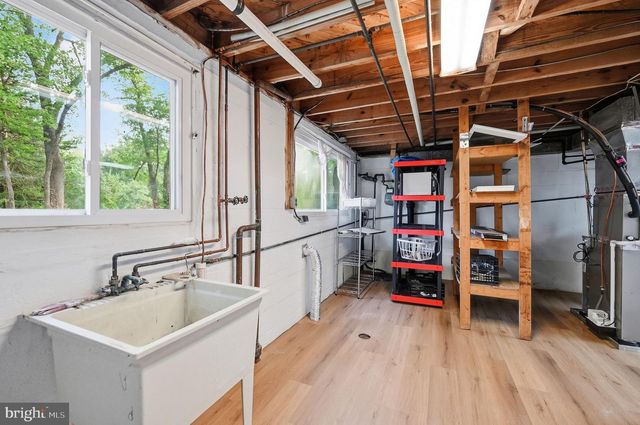 8608 PARLIAMENT DR, Springfield, VA 22151