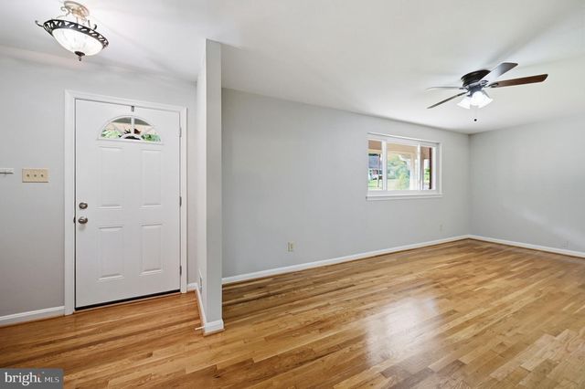 8608 PARLIAMENT DR, Springfield, VA 22151