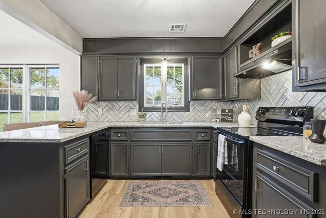 6777 S 71st East Avenue, Tulsa, OK 74133