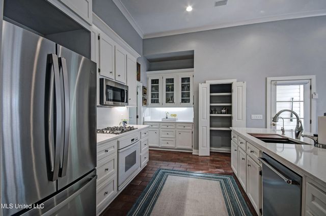 112 Dumaine Place, Madison, MS 39110