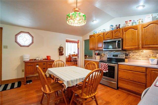 166 Pennsylvania Ave, Rochester, PA 15074