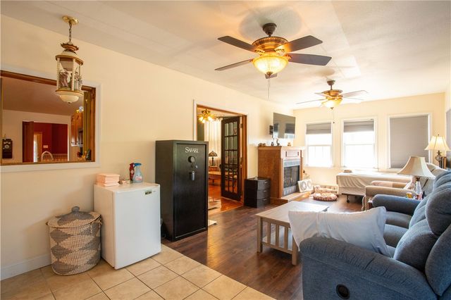 166 Pennsylvania Ave, Rochester, PA 15074