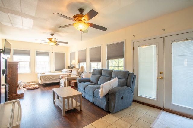 166 Pennsylvania Ave, Rochester, PA 15074