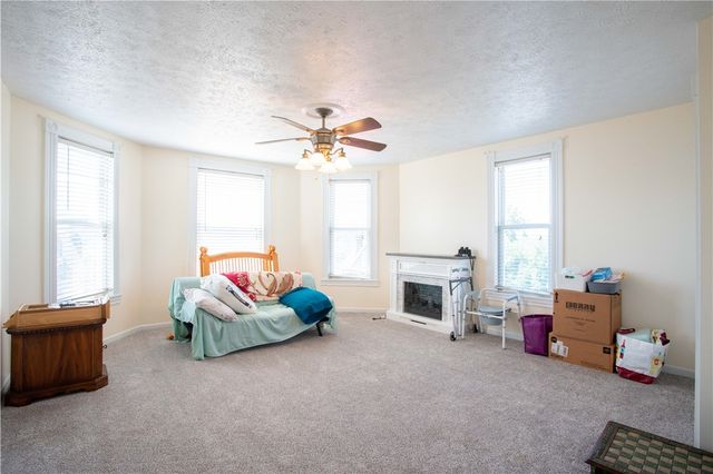 166 Pennsylvania Ave, Rochester, PA 15074