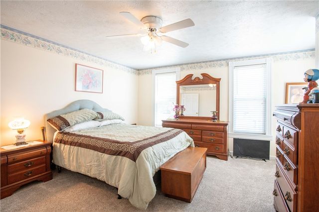 166 Pennsylvania Ave, Rochester, PA 15074