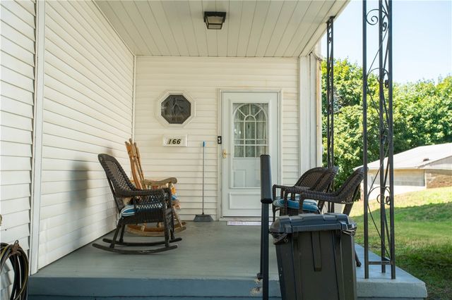 166 Pennsylvania Ave, Rochester, PA 15074