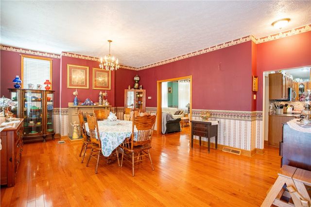 166 Pennsylvania Ave, Rochester, PA 15074