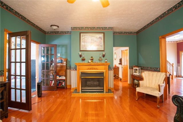 166 Pennsylvania Ave, Rochester, PA 15074