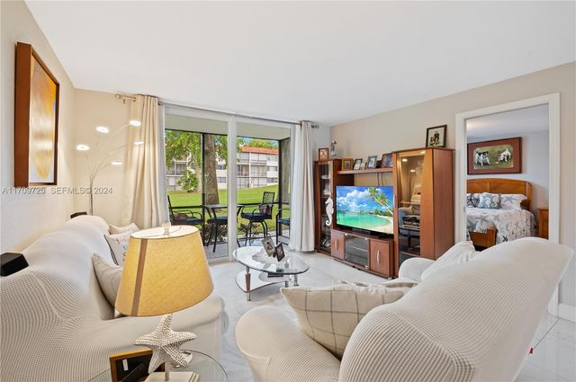 711 S Hollybrook Drive 109, Pembroke Pines, FL 33025