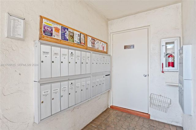 711 S Hollybrook Drive 109, Pembroke Pines, FL 33025