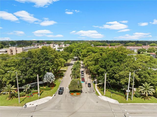 711 S Hollybrook Drive 109, Pembroke Pines, FL 33025