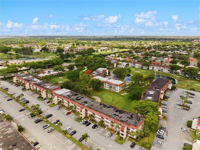 711 S Hollybrook Drive 109, Pembroke Pines, FL 33025