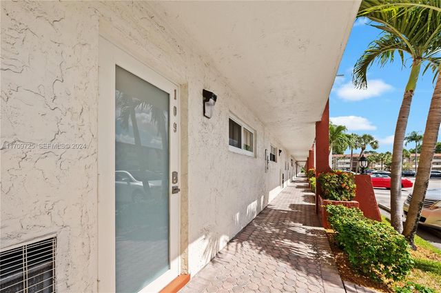 711 S Hollybrook Drive 109, Pembroke Pines, FL 33025
