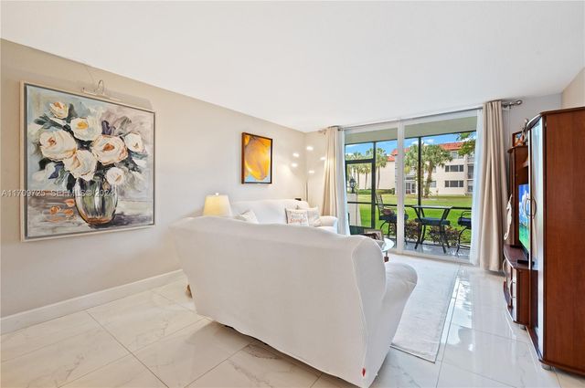 711 S Hollybrook Drive 109, Pembroke Pines, FL 33025