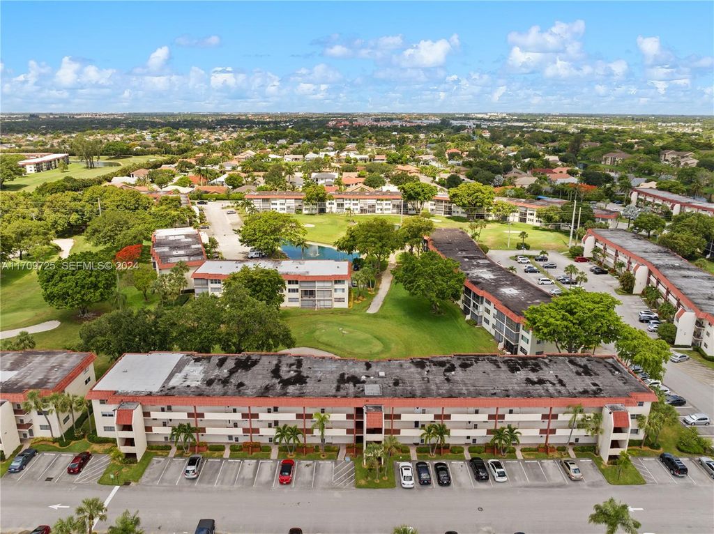 711 S Hollybrook Drive 109, Pembroke Pines, FL 33025