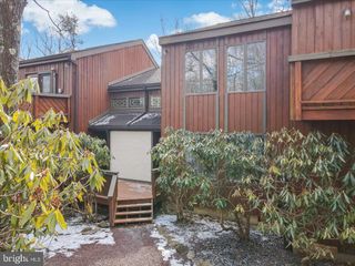 35 FALCON RUN, Lake Harmony, PA 18624