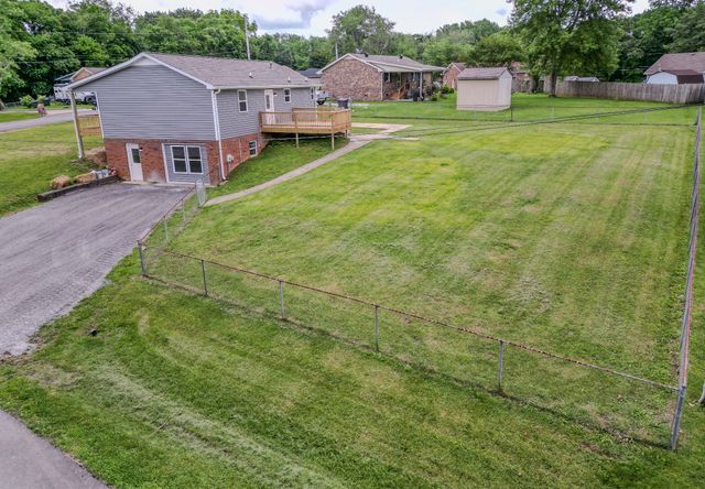 2410 Marquand Dr, Greenbrier, TN 37073