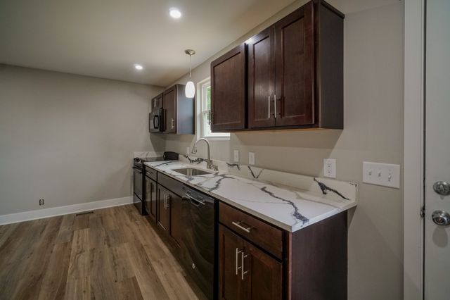 2410 Marquand Dr, Greenbrier, TN 37073