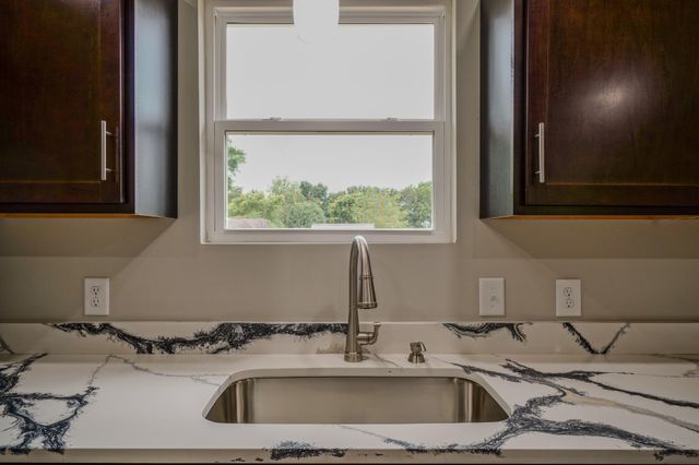 2410 Marquand Dr, Greenbrier, TN 37073
