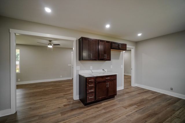 2410 Marquand Dr, Greenbrier, TN 37073