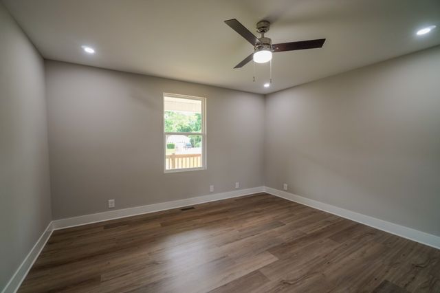 2410 Marquand Dr, Greenbrier, TN 37073