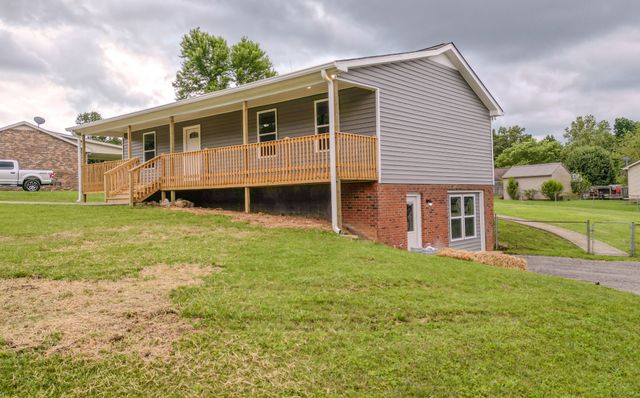2410 Marquand Dr, Greenbrier, TN 37073