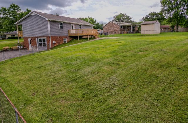2410 Marquand Dr, Greenbrier, TN 37073