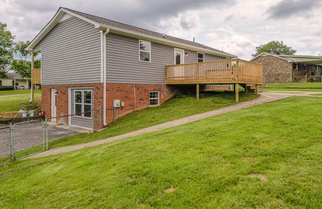2410 Marquand Dr, Greenbrier, TN 37073
