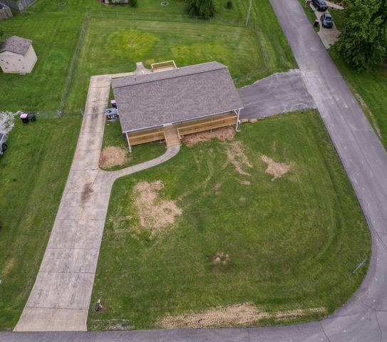 2410 Marquand Dr, Greenbrier, TN 37073