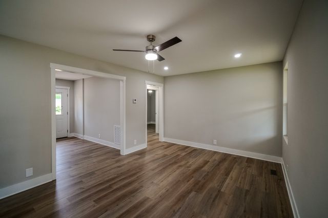2410 Marquand Dr, Greenbrier, TN 37073