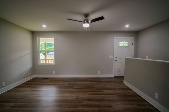 2410 Marquand Dr, Greenbrier, TN 37073