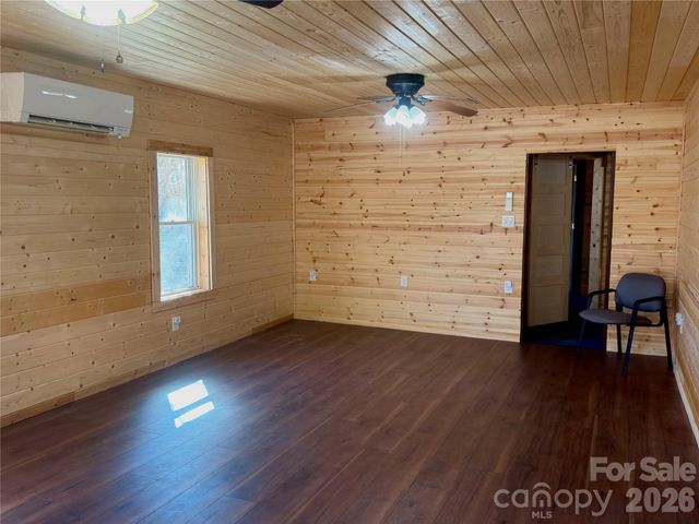 55 Summit View Drive, Marshall, NC 28753