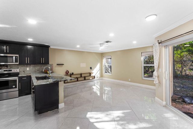 6384 Adriatic Way, West Palm Beach, FL 33413