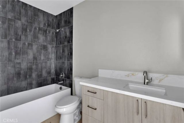 15179 Olive St, Hesperia, CA 92345