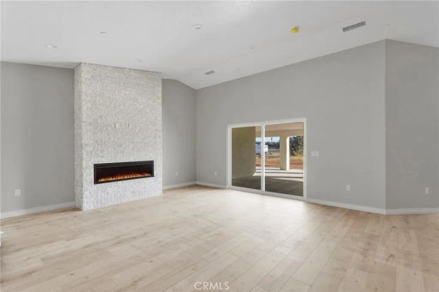 15179 Olive St, Hesperia, CA 92345