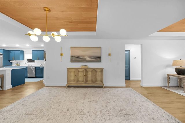 809 E HANNA AVENUE, Tampa, FL 33604