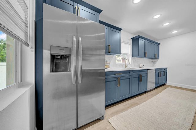 809 E HANNA AVENUE, Tampa, FL 33604