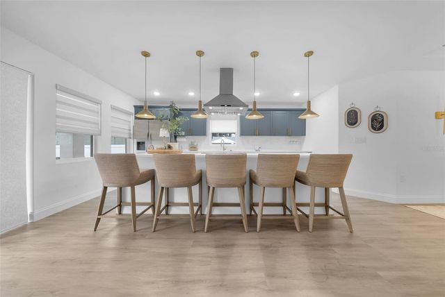 809 E HANNA AVENUE, Tampa, FL 33604