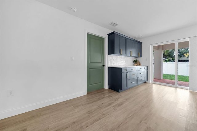 809 E HANNA AVENUE, Tampa, FL 33604